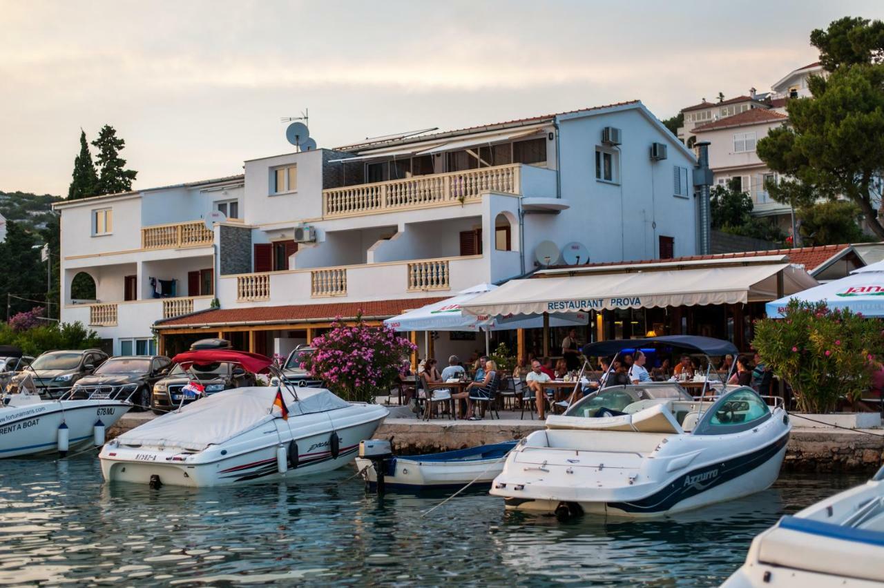 Apartmani Prova Tisno Exterior photo
